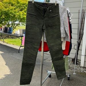 Womens green camo style pants, size 27